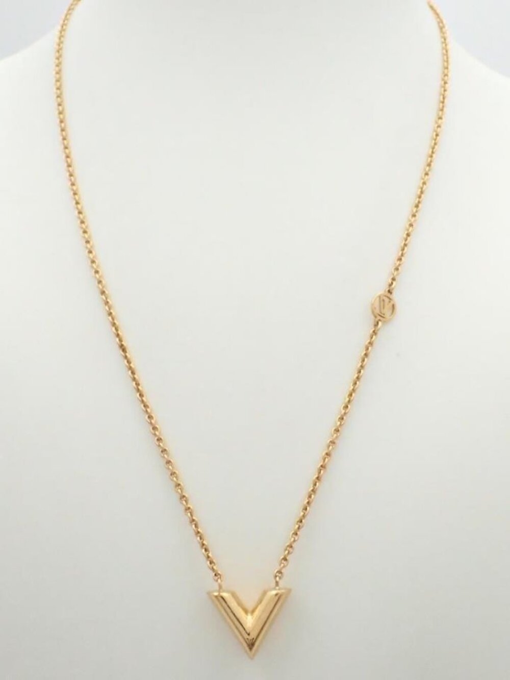 LV Necklace in Dustbag